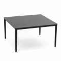 meble-ogrodowe-nowoczesne-aluminiowe-na-taras-stolik-kawowy-spiek-kwarcowy-carrara-black.webp