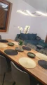 nowoczesny-stol-na-wymiar-z-metyalowymi-nogami-loft.webp