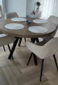 stol-okrągły-z-krzeslami-kubelkowymi.webp