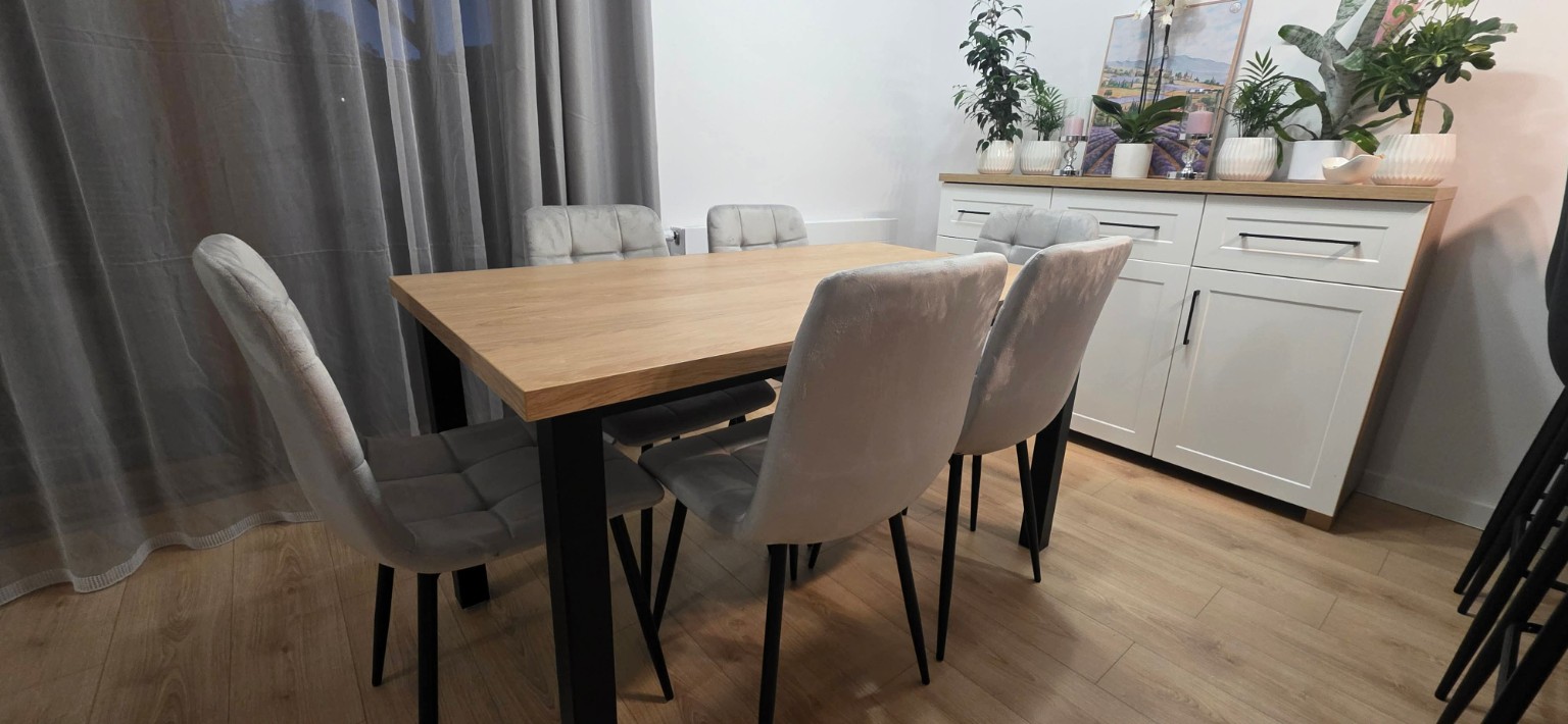 Stół w kolorze Hikora naturalna EGGER H3730 – AP MEBLE HOME