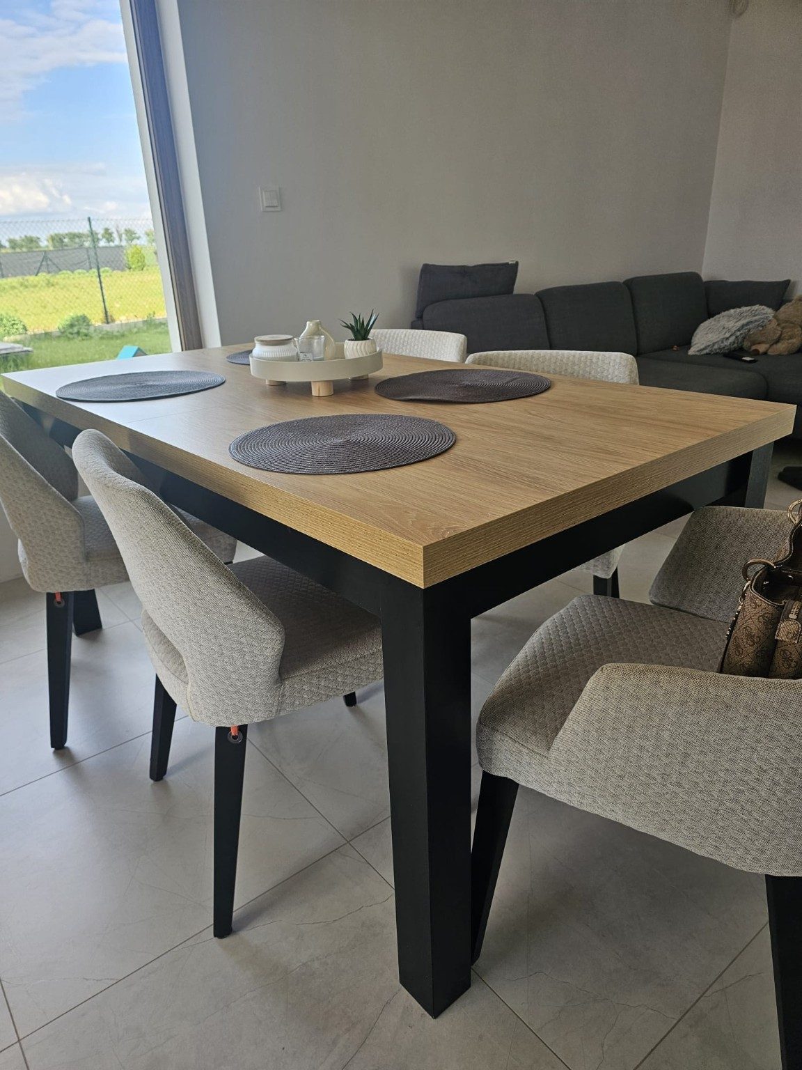 Stół rozkładany klasyczny w aranżacji jadalni – AP MEBLE HOME